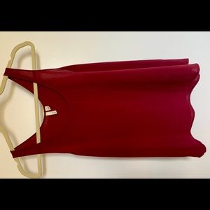 Maroon tank top women’s medium